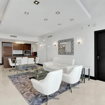 Image 3 - W Miami, 485 Brickell Avenue, Torch of Friendship, Miami, FL 33131, USA - Apartment for rent