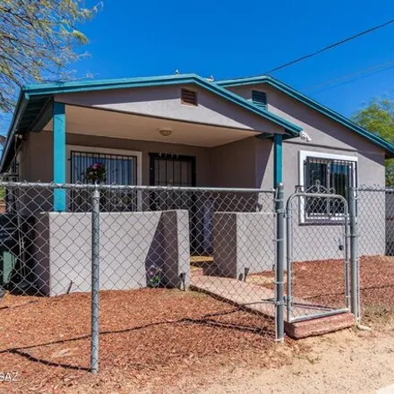 Buy this studio house on 4769 South Liberty Avenue in Tucson, AZ 85714