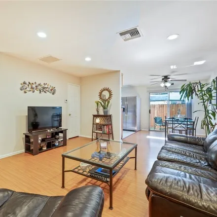 Image 8 - 17047 Roscoe Boulevard, Los Angeles, CA 91325, USA - Townhouse for sale