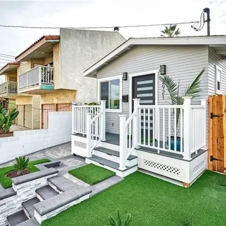 Buy this 2 bed house on Kingdom Hall of Jehovahs Witnesses in South Pacific Avenue, Los Angeles