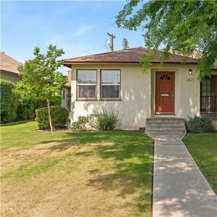 Buy this 3 bed house on 2653 Pine Street in Bakersfield, CA 93301