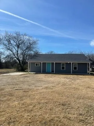 Rent this 3 bed house on 204 Peters Street in Waxahachie, TX 75165