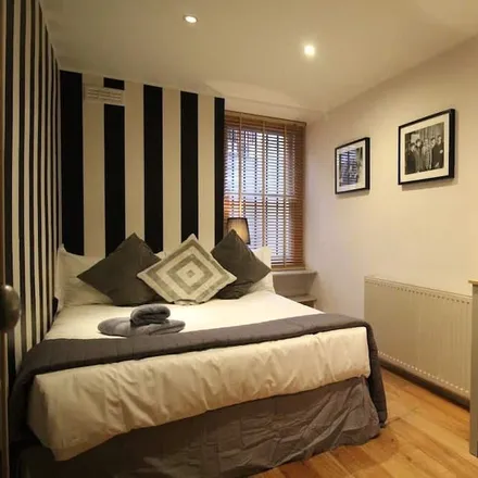 Rent this 2 bed apartment on London in SW5 0BJ, United Kingdom