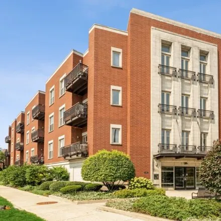 Buy this 2 bed condo on 1075 West Roosevelt Road in Chicago, IL 60608