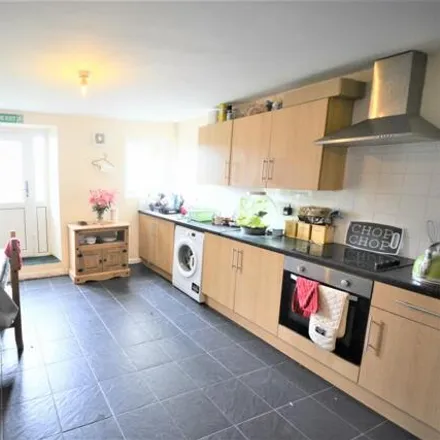 Rent this 5 bed house on Carlton Terrace in Swansea, SA1 6AD