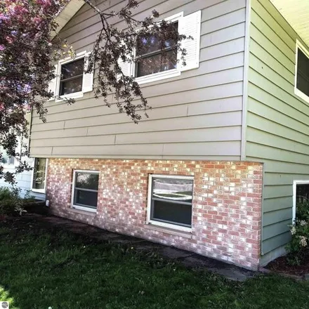 Buy this 4 bed house on 262 South Crapo Street in Mount Pleasant, MI 48858