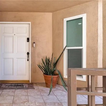 Image 3 - 18730 Hatteras St Unit 5, Tarzana, California, 91356 - House for sale