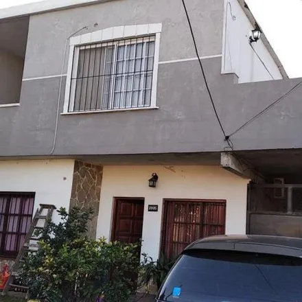 Buy this 5 bed house on Aníbal Troilo in Quilmes Oeste, 1876 Quilmes