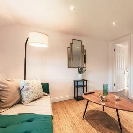 Buy this 4 bed house on 46 Waylen Street in Reading, RG1 7UR
