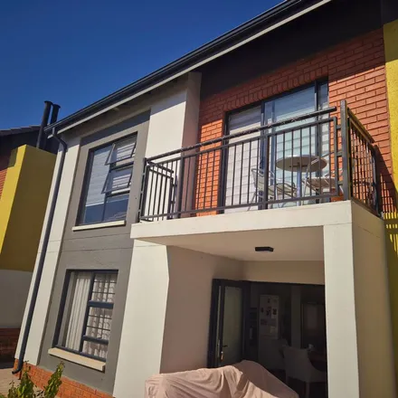 Rent this 3 bed townhouse on Amberfield Street in Quellerina, Johannesburg