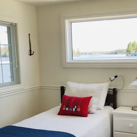 Rent this 4 bed townhouse on Gravenhurst in ON P1P 1R2, Canada
