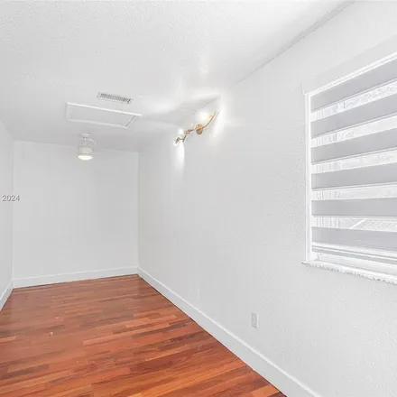 Rent this 4 bed townhouse on 848 Brickell Avenue in Miami, FL 33131