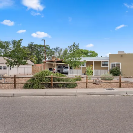 Image 4 - 1439 Van Cleave Road Northwest, Albuquerque, NM 87107, USA - House for sale