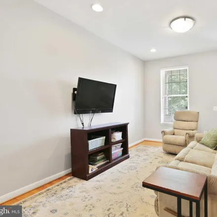 Image 4 - 3508 Hickory Avenue, Baltimore, MD 21211, USA - Townhouse for sale
