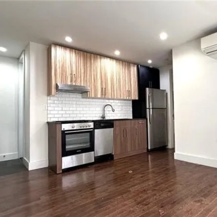 Image 1 - 2589 Ocean Avenue, New York, NY 11229, USA - House for rent