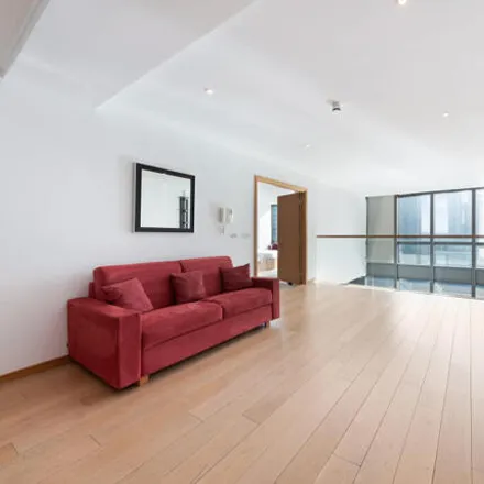 Image 7 - Platform 4, North Quay, Canary Wharf, London, E14 4AL, United Kingdom - Apartment for rent