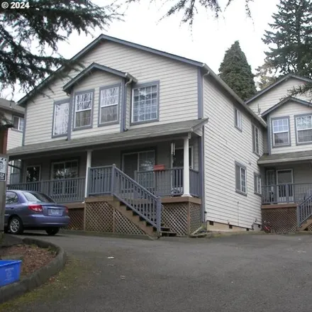 Buy this 8 bed house on 12363 Southeast Whitcomb Drive in Milwaukie, OR 97222