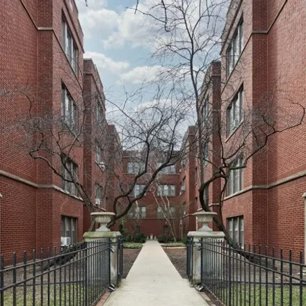 Buy this 2 bed condo on 1319-1329 West Addison Street in Chicago, IL 60613