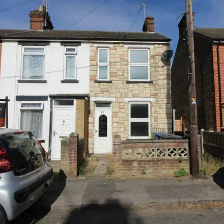 Rent this 3 bed townhouse on Camden Road in Ipswich, IP3 8JW