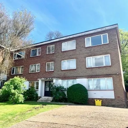 Rent this 2 bed apartment on 208 West End Road in Southampton, SO18 6PN