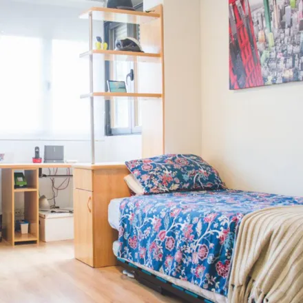 Rent this 2 bed room on Avenida de Badajoz in 5, 28027 Madrid