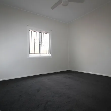 Rent this 3 bed apartment on 110 Kent Street in New Farm QLD 4005, Australia