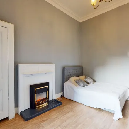 Rent this 1 bed apartment on Ruskin Lane in North Kelvinside, Glasgow