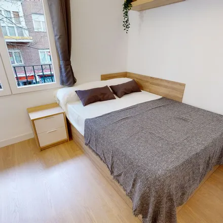 Rent this 1 bed apartment on BiciMAD in Calle de Fernando el Católico, 28015 Madrid