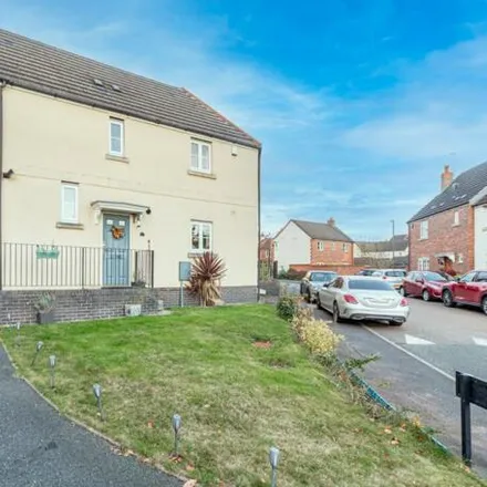 Buy this 3 bed duplex on Garrick Road in Bromsgrove, B60 2TH