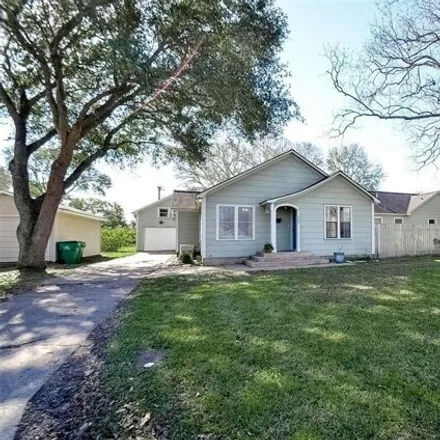 Buy this 4 bed house on 357 Ash Street in El Campo, TX 77437