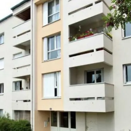Rent this 3 bed apartment on Bas des Veaux in 52000 Chaumont, France