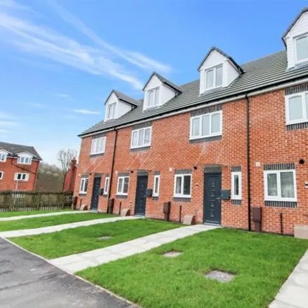Rent this 3 bed townhouse on Greenoak in Ringley, M26 1EQ