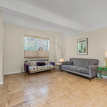 Image 2 - 3901 Independence Avenue, New York, NY 10471, USA - Apartment for sale