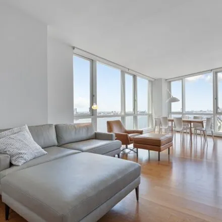 Rent this 3 bed apartment on 200 Chambers Street in New York, NY 10007