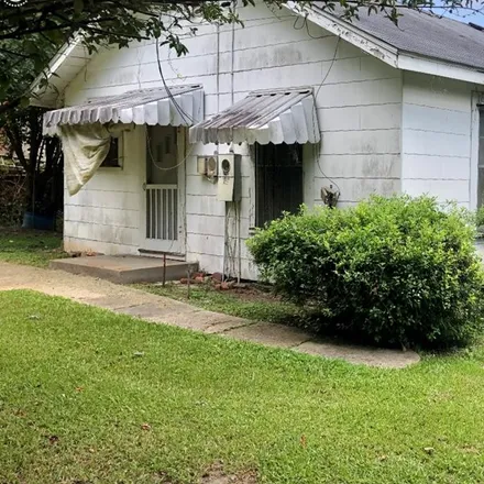 Image 4 - 2228 North 1st Avenue, Laurel, MS 39440, USA - House for sale