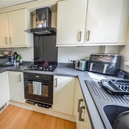 Image 5 - Bright Meadow, Sheffield, S20 4SY, United Kingdom - Townhouse for sale