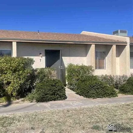 Rent this 2 bed house on Ironwood Circle in Yuma, AZ 85364