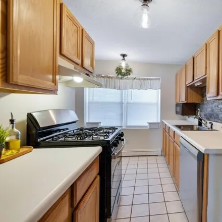 Image 4 - Briarwood Condominimums, 30 Pine Valley Drive, Falmouth, MA 02540, USA - Townhouse for sale