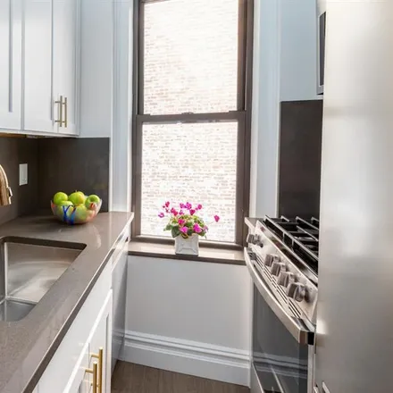 Image 2 - 741 WEST END AVENUE 6F in New York - Apartment for sale