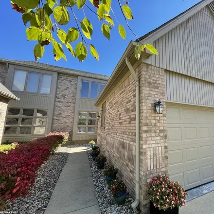 Buy this 3 bed loft on 46806 Emerald Creek in Shelby Charter Township, MI 48315