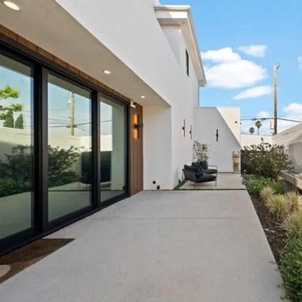Image 4 - 12275 Stanwood Drive, Los Angeles, CA 90066, USA - House for sale