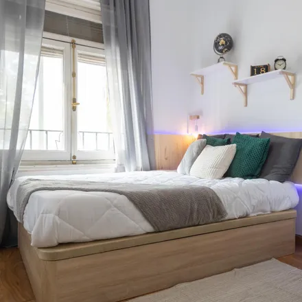 Rent this 4 bed room on Madrid in Tritón ciencias naturales, Calle de Francisco Silvela