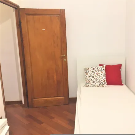 Image 1 - Viale dei Mille, 136, 50133 Florence FI, Italy - Room for rent
