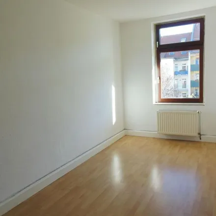 Rent this 3 bed apartment on Dimpfelstraße 44 in 04347 Leipzig, Germany