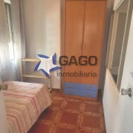 Rent this 3 bed apartment on Café Niza in Plaza Costa Sol, 14004 Córdoba