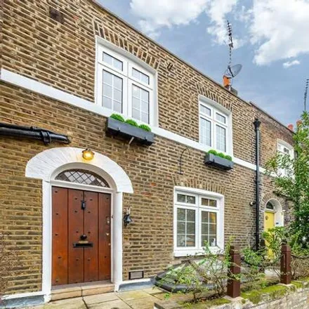 Rent this 1 bed townhouse on 15 Rutland Street in London, SW7 1PB