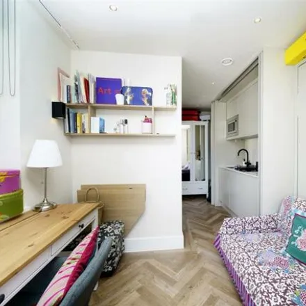 Rent this studio loft on 159 Praed Street in London, W2 1HU