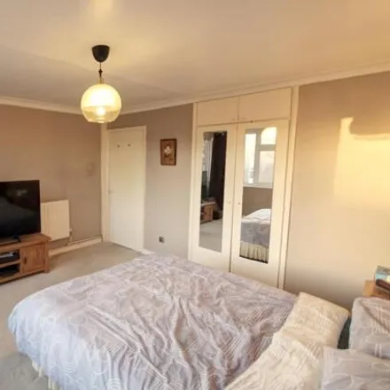 Image 7 - Park Hall Close, Walsall, WS5 3HQ, United Kingdom - Apartment for sale