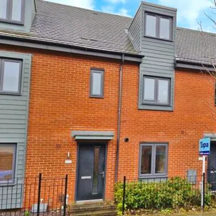 Buy this 3 bed townhouse on Cheshires Way in Dawley, TF3 5GX