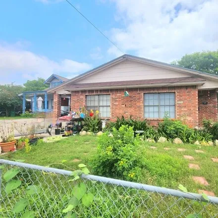 Buy this 4 bed house on 1421 West Summit Avenue in San Antonio, TX 78201